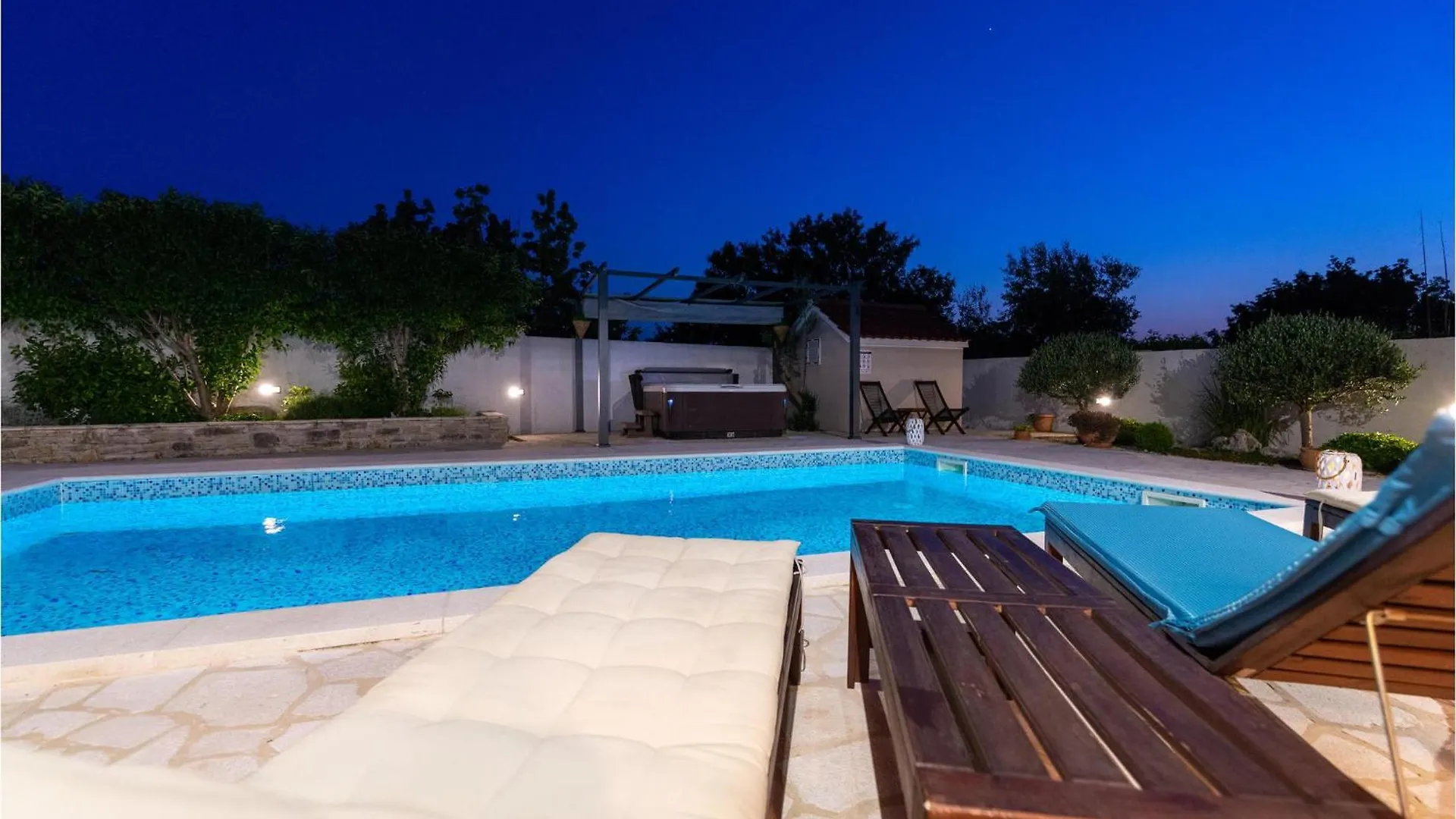 3 Bedroom Stunning Home In Pridraga