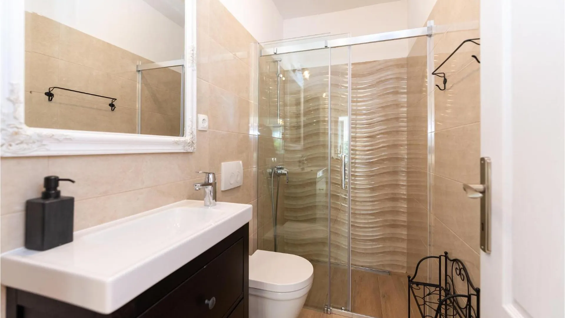 Holiday home 3 Bedroom Stunning Home In Pridraga