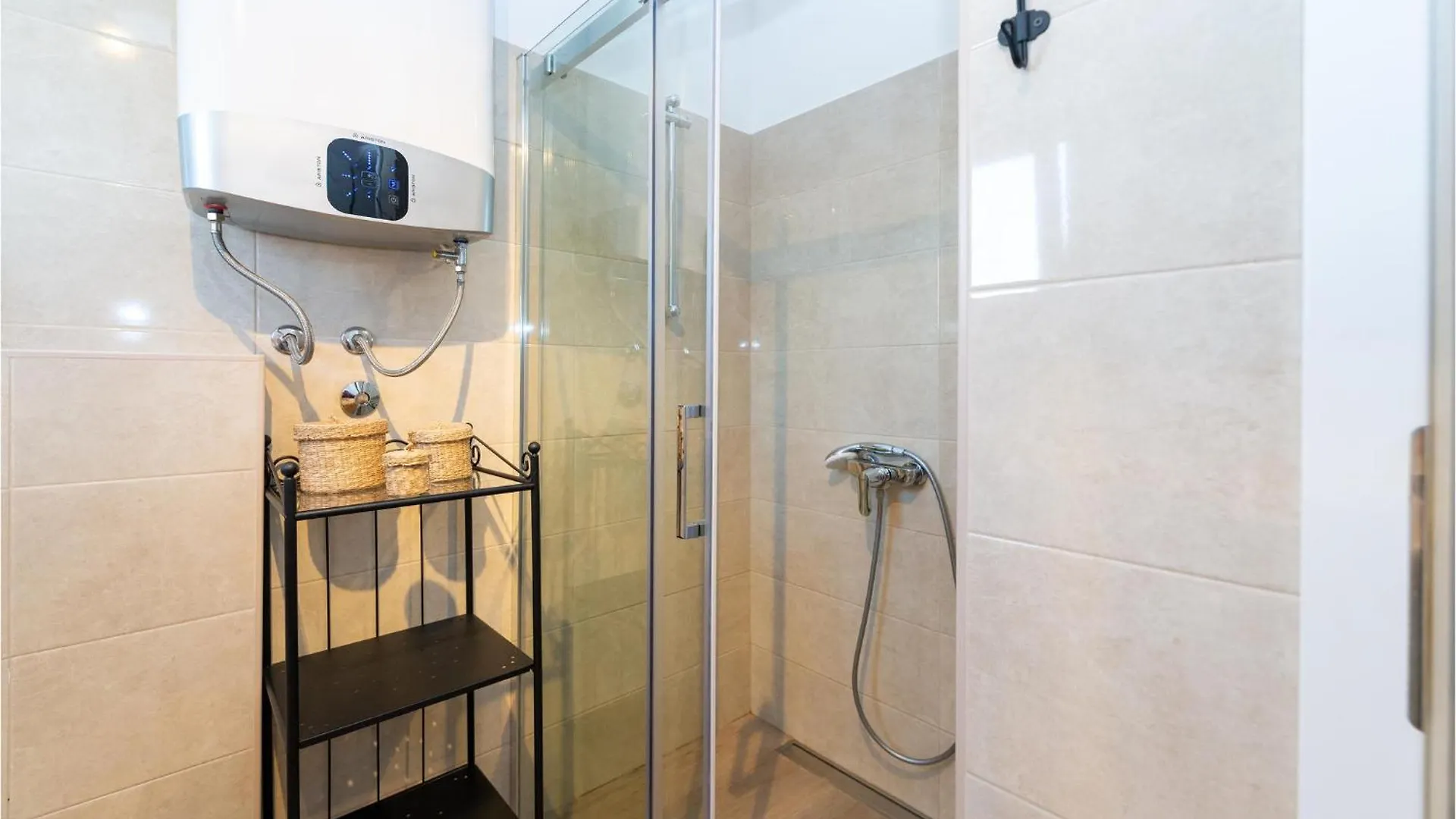 3 Bedroom Stunning Home In Pridraga Holiday home